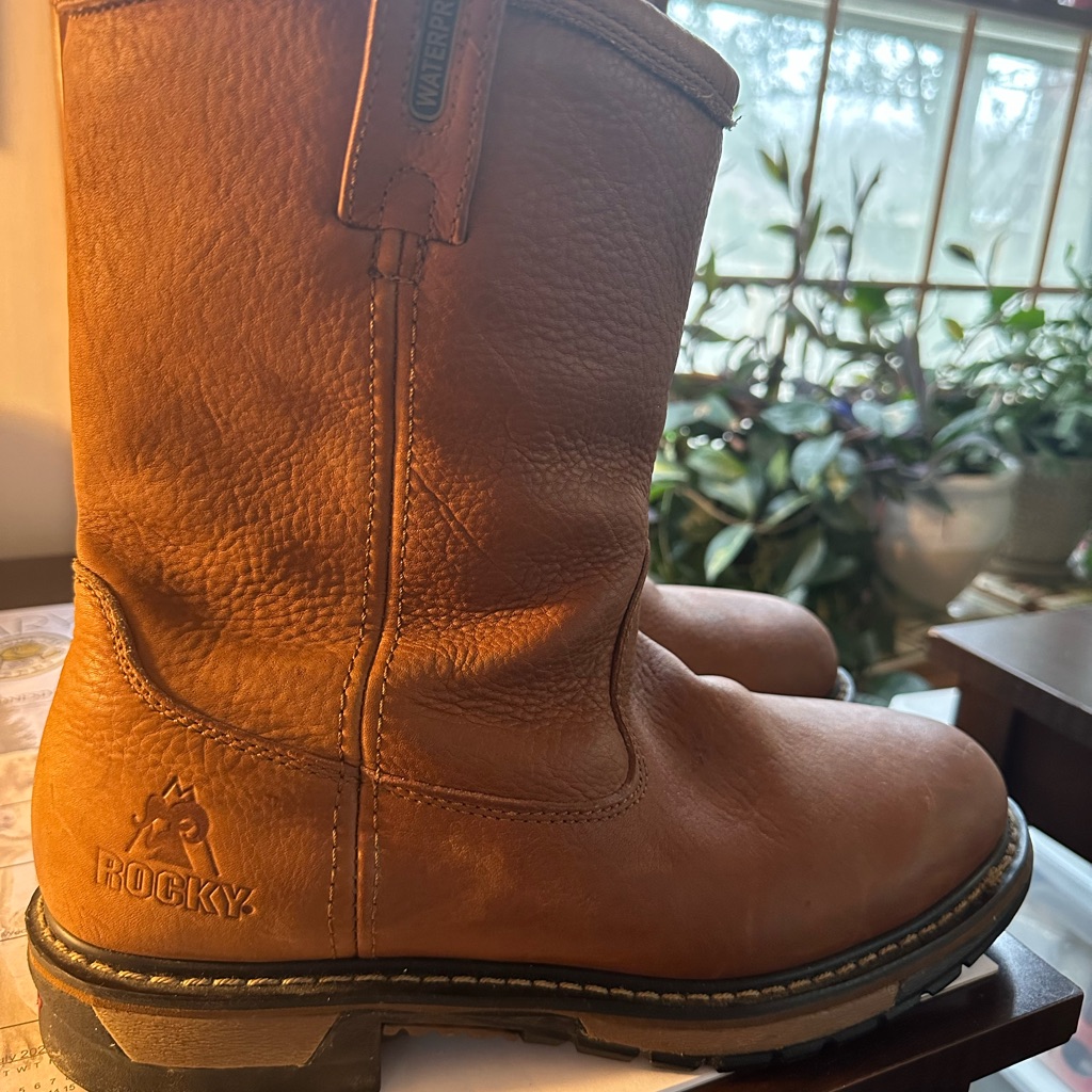 11.5 Men's Rocky Round Toe Boot